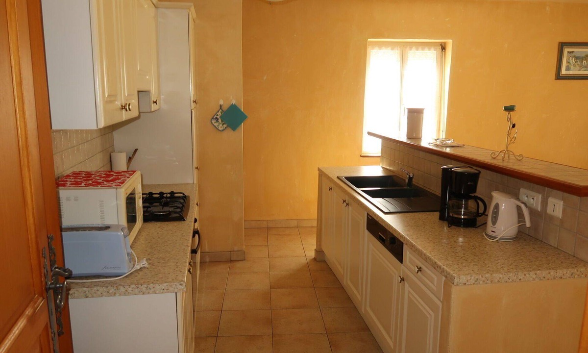 Grillon House | Wonderful private villa for 4 guests with TV, patio and pets allowed
