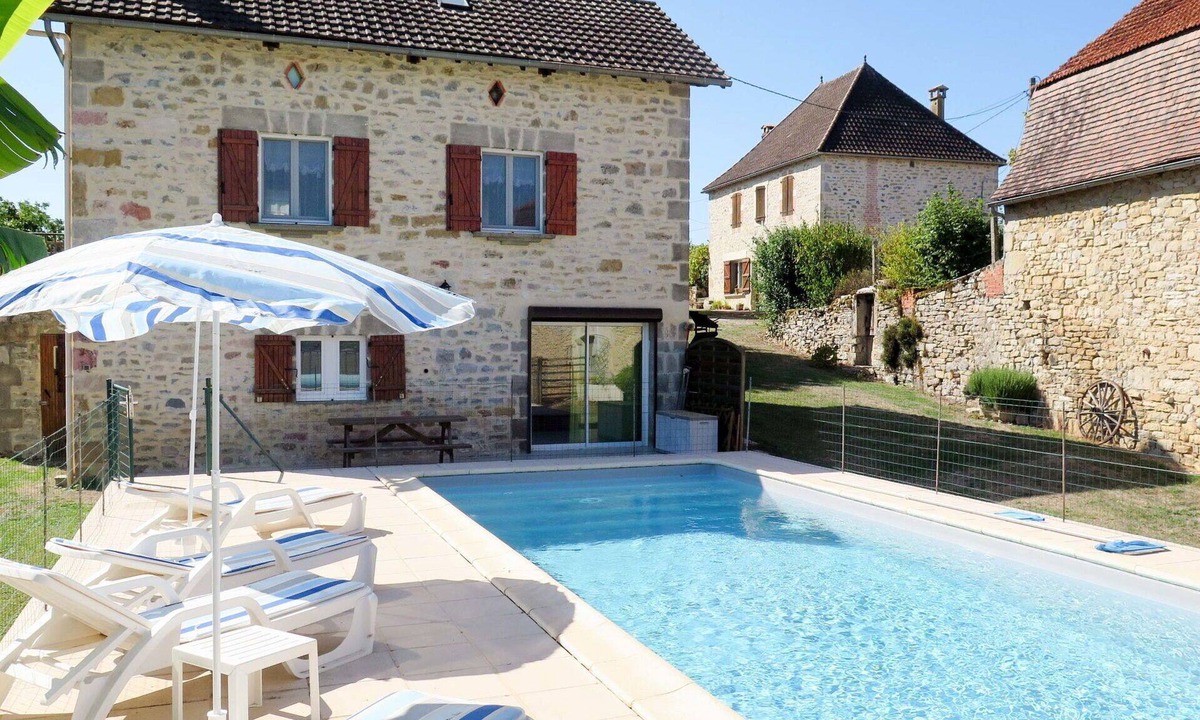 Loubressac Villa | Wonderful private villa for 5 guests with private pool, A/C, TV, terrace and panoramic view