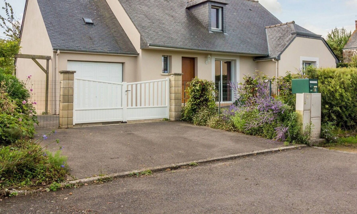 Pleurtuit House | Wonderful private villa for 4 people with WIFI, TV and parking