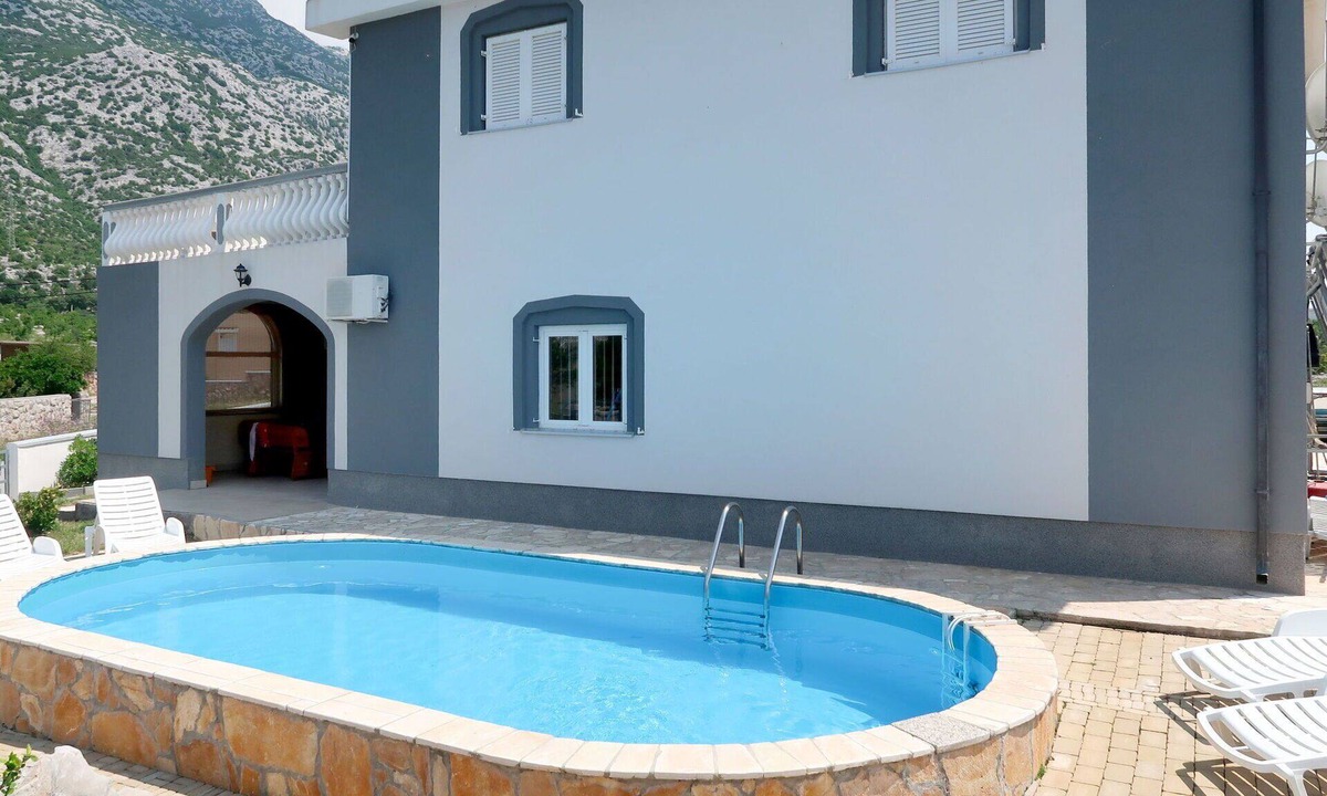 Cesarica House | Wonderful private villa for 12 guests with A/C, private pool, WIFI, TV and terrace