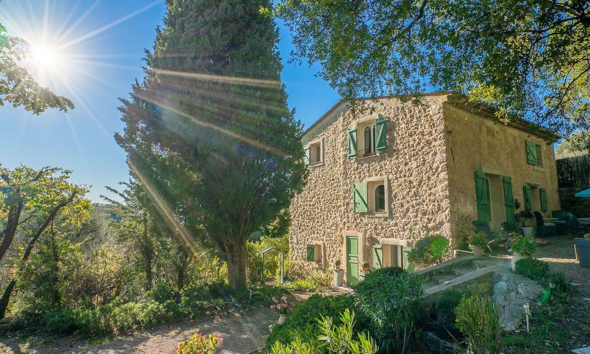 Chateauneuf-Grasse House | Wonderful private villa for 6 guests with private pool, WIFI, TV, patio and pets allowed