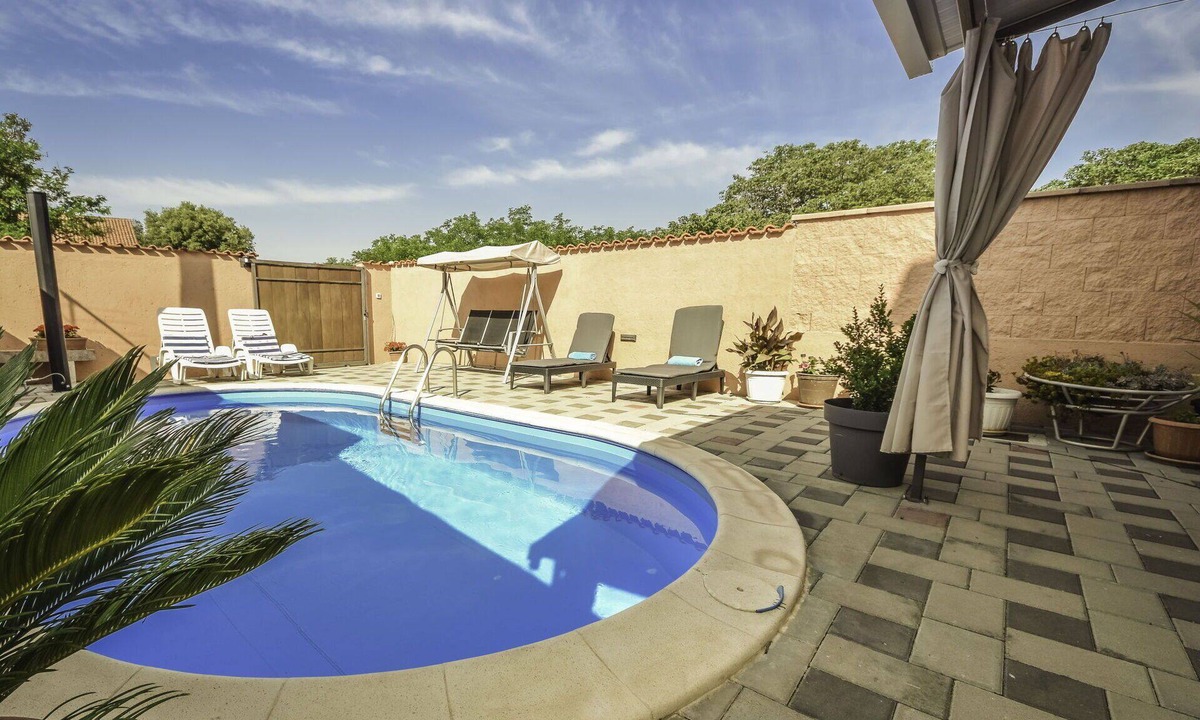 Polaca House | Wonderful private villa for 6 guests with WIFI, private pool, A/C, TV and balcony