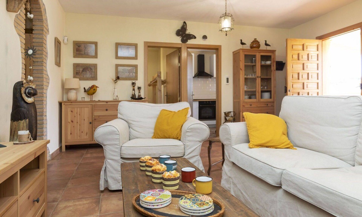 Sils House | Wonderful private villa for 6 people with private pool, WIFI, TV, balcony and pets allowed