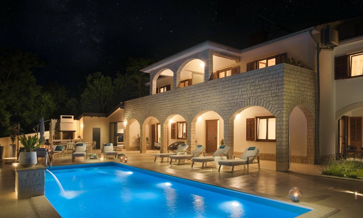 Mugeba House | Wonderful private villa for 15 people with private pool, WIFI, A/C, TV and terrace