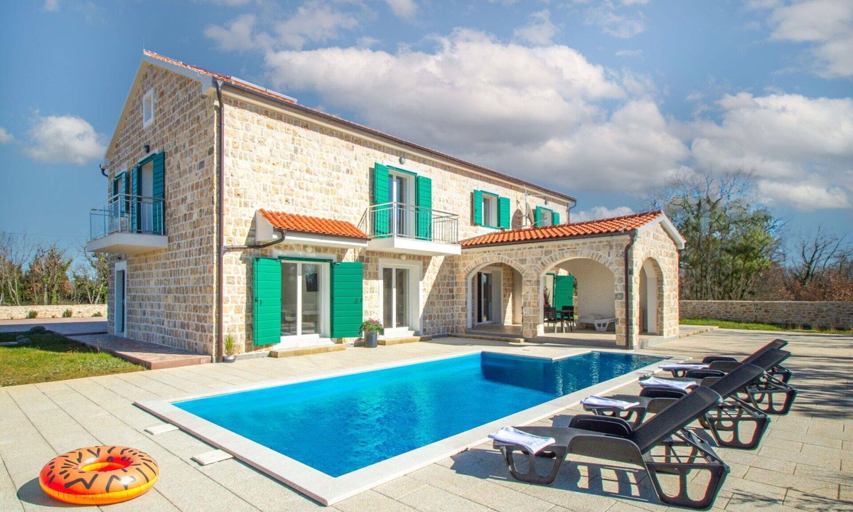 Drinovci House | Wonderful private villa with private pool, WIFI, A/C, TV, terrace, pets allowed and panoramic view