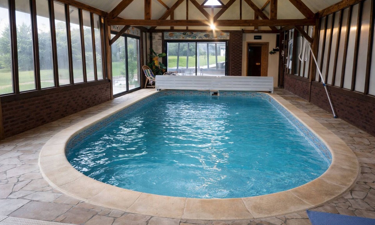 Broquiers Villa | Wonderful relaxation guaranteed: swimming pool, jacuzzi, sauna, wooded park near Paris