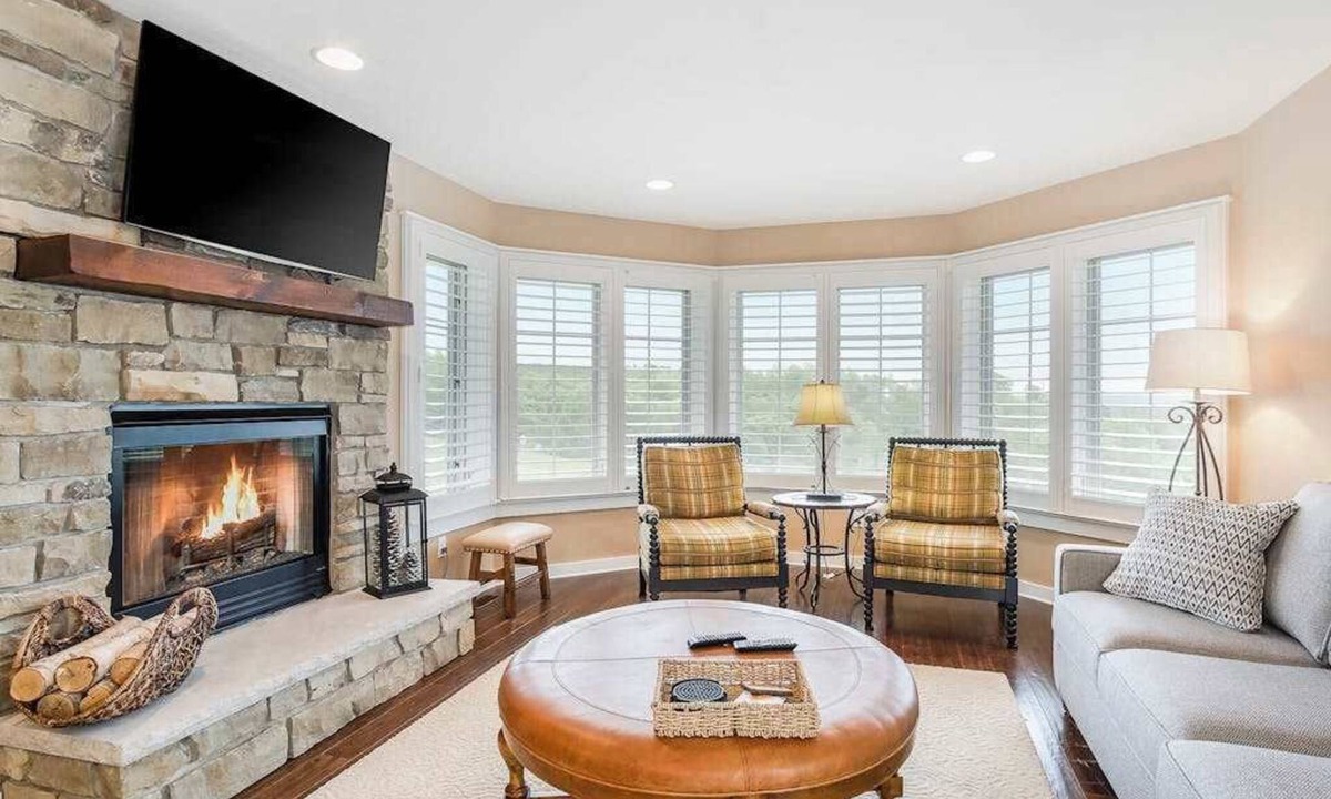 Thompsonville Condo | Wonderful Ski-in/Ski-out Townhome W/Shared Pool, Free WiFi, & Modern Decor
