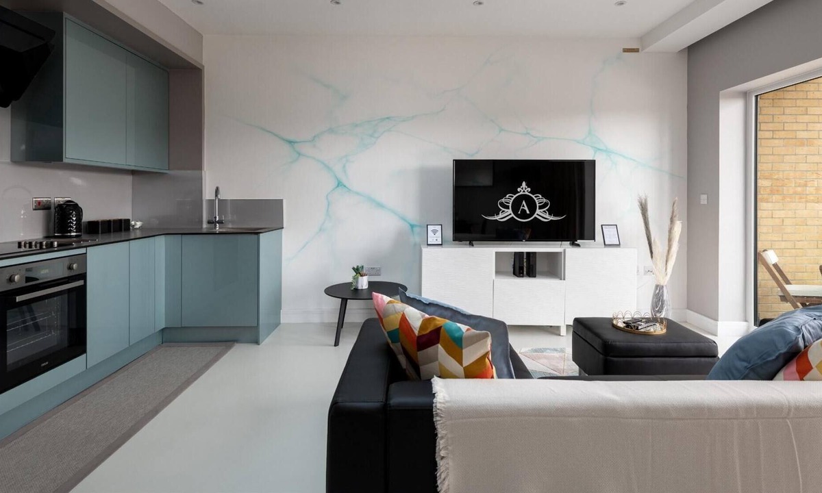 Gillingham Apartment | Wonderful Top-Floor Apartment