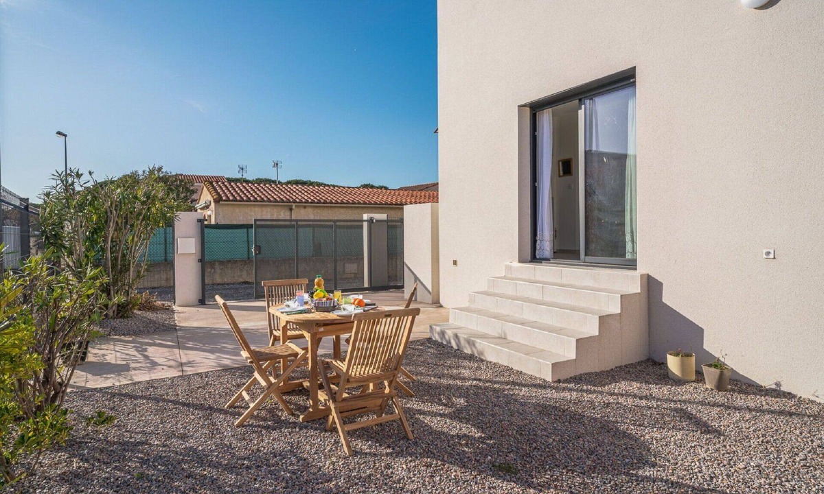Sainte-Marie-Plage House | Wonderful villa for 4 guests with A/C, TV, terrace and pets allowed