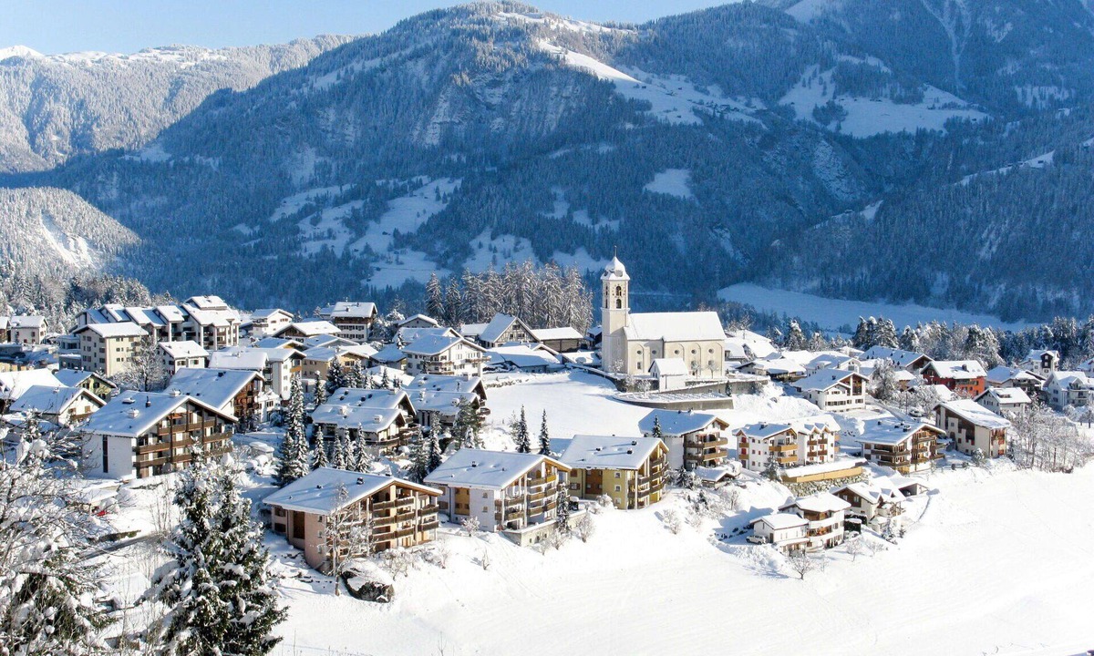 Laax House | Wonderful villa for 7 people with WIFI, patio and panoramic view