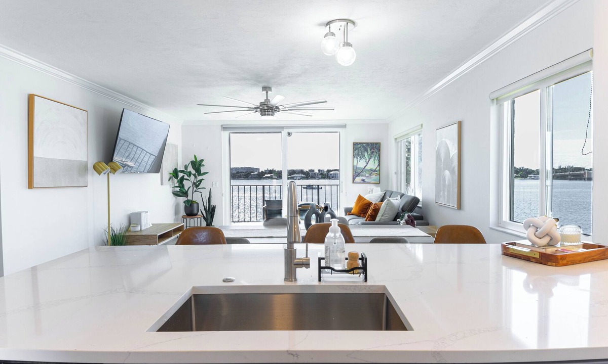 East Ocean Ave Condo | Wonderful waterfront tranquilityn