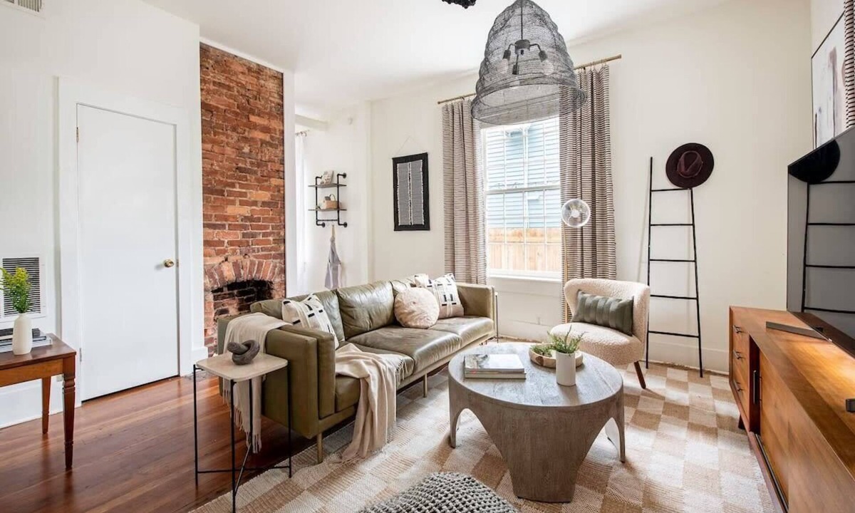 Cabbagetown Condo | Wonderland
