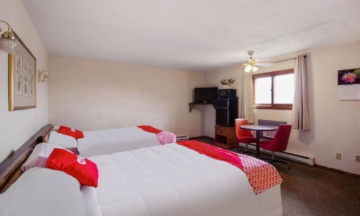 Cheyenne Wells House | Wonders of Cheyenne Wells! 4 Pet-Friendly Units, Near Smoky River Golf Course