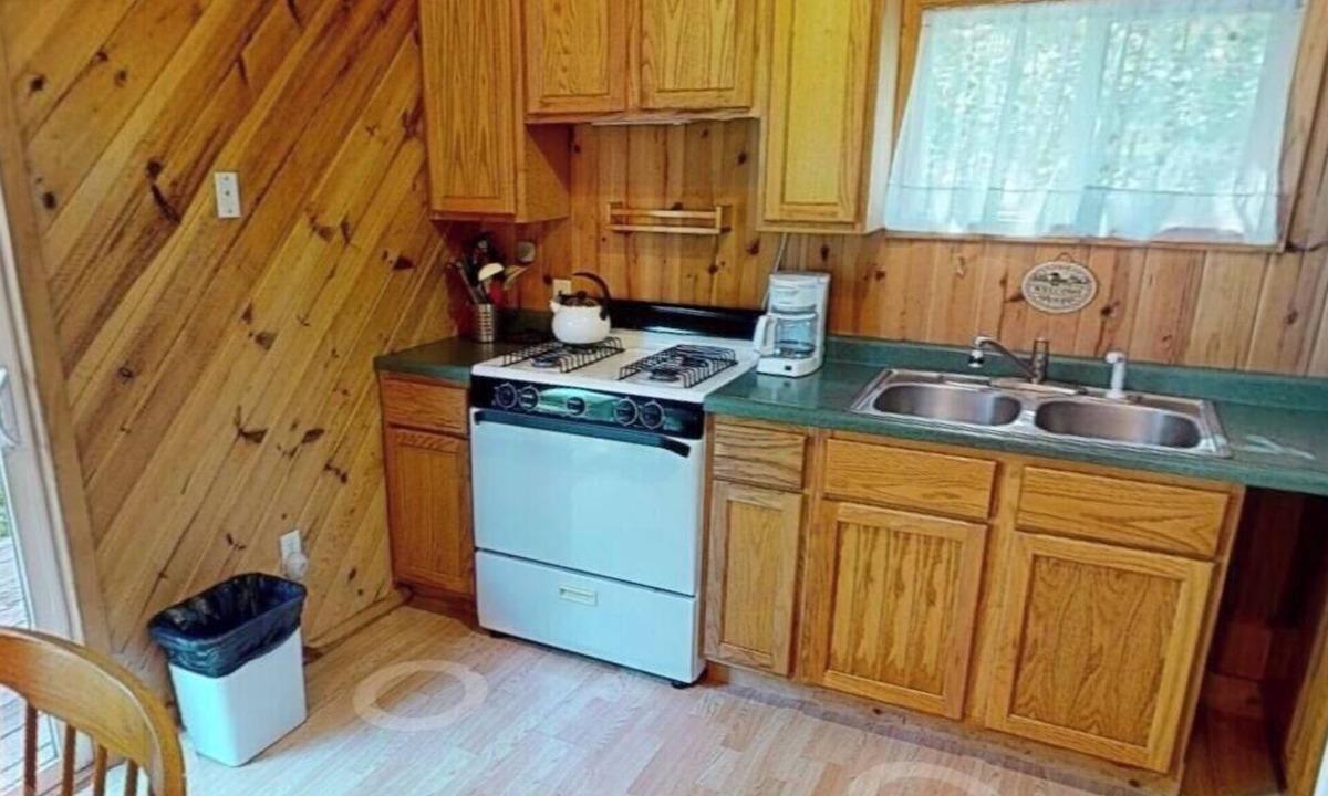 Orr Resort | Wood Haven - Cottage 5