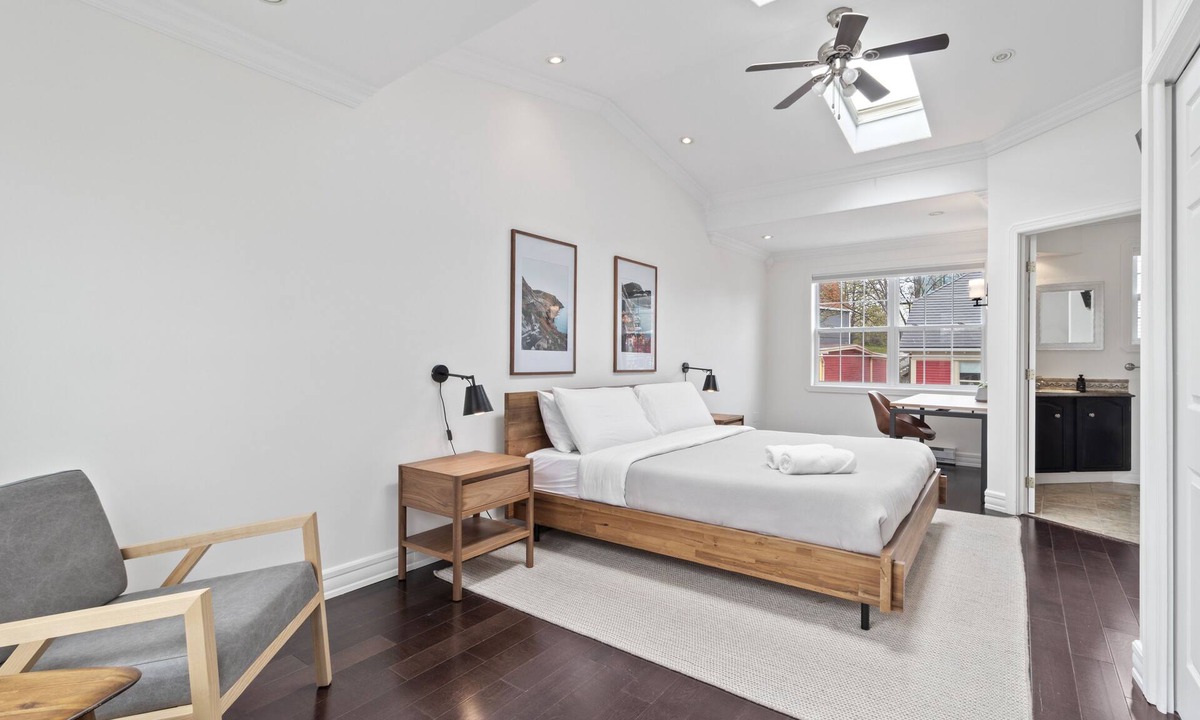 Downtown St. John's House | Wood House King Bd 2 Queens Fire Pit