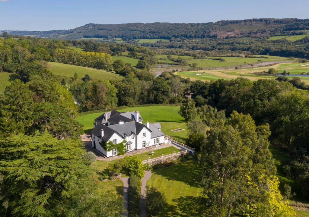 Coed-Y-Paen House | Woodbank