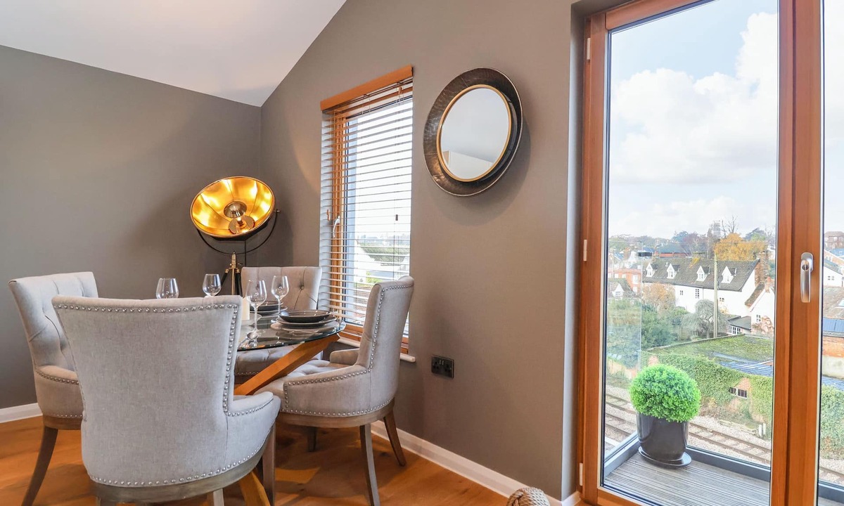 Martlesham Heath Cottage | Woodbridge Penthouse