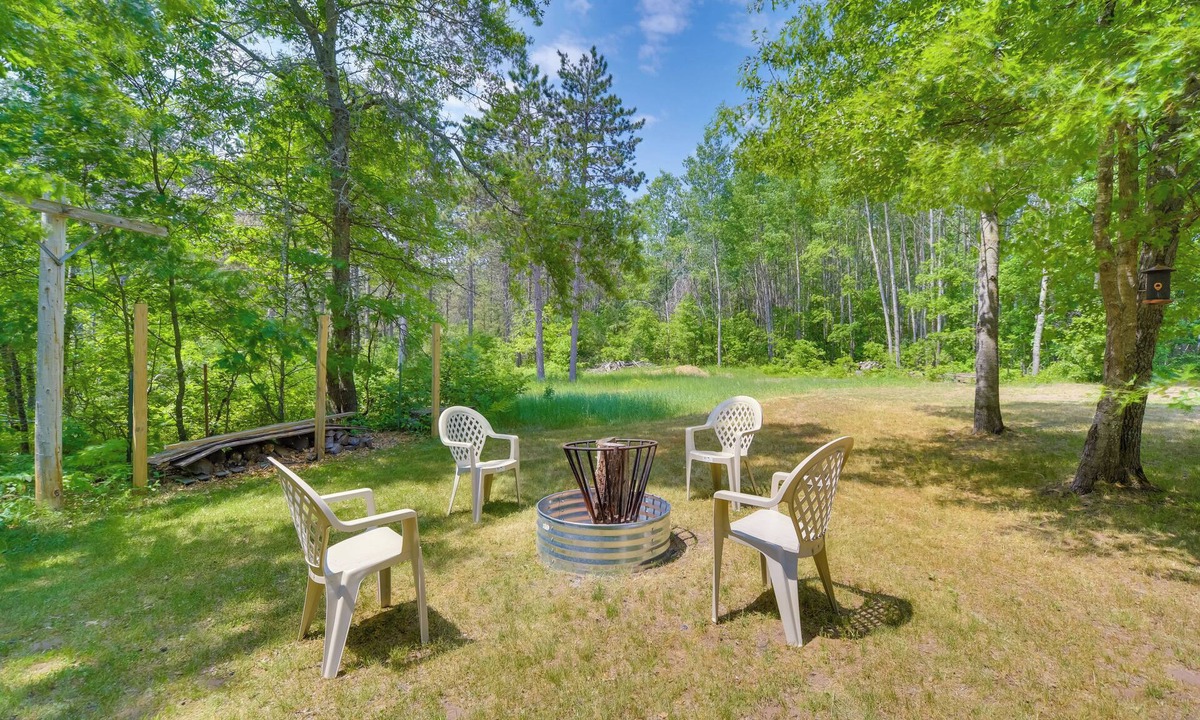 Markville Cabin | Wooded Danbury Cabin w/Grill + Fire Pit!