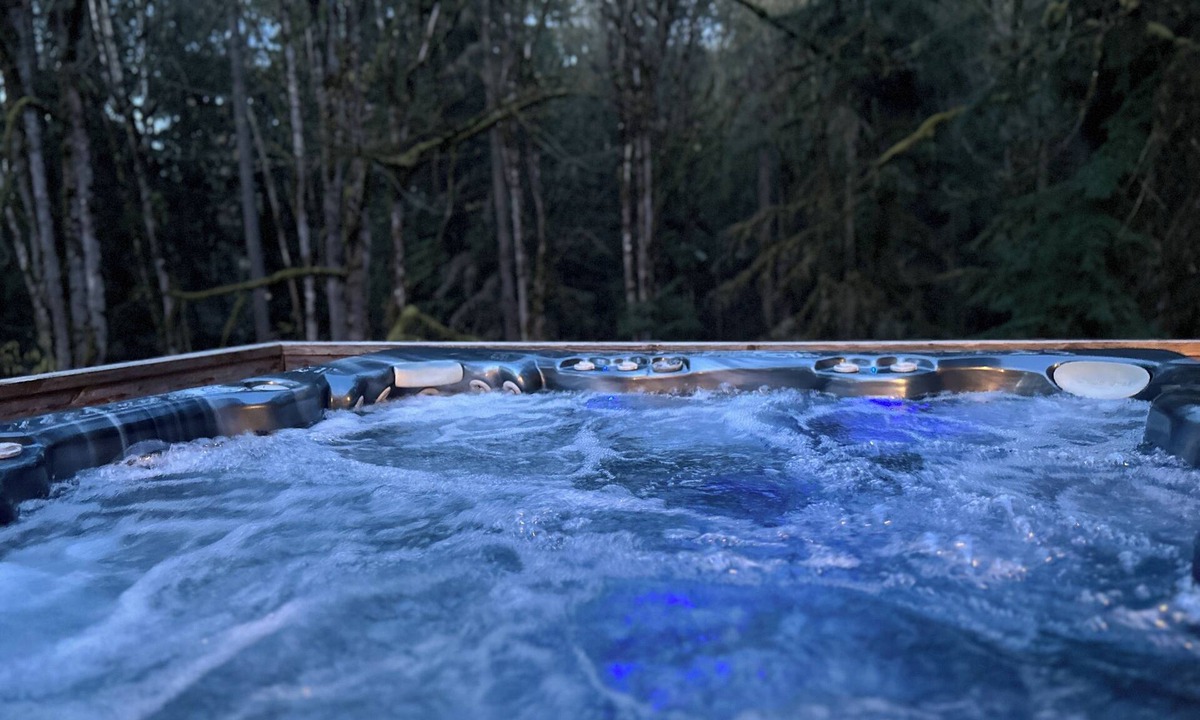 Mirrormont House | Wooded Privacy getaway