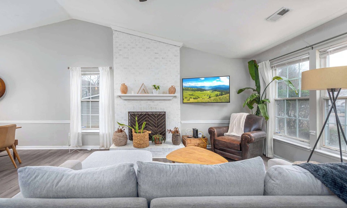 Durham House | Wooded Retreat: Pet-Friendly House with Deck
