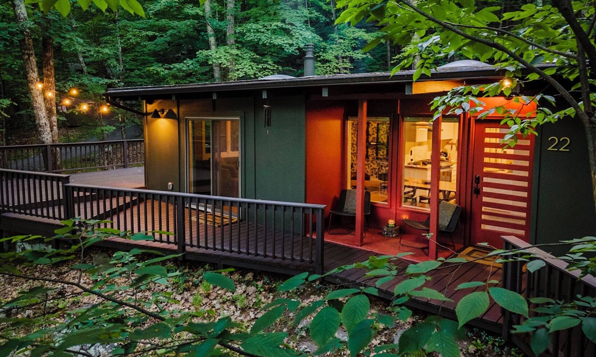 Woodstock House | Wooded summer oasis
