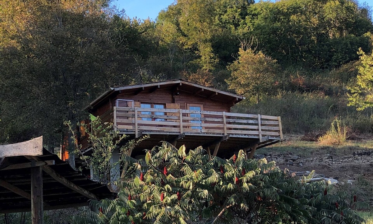 Neschers Ski Chalet | Wooden chalet in the heart of nature near a farm
