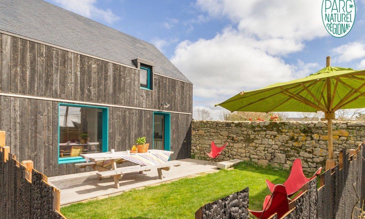 Guerande Cottage | Wooden House between Land and Sea in Guérande