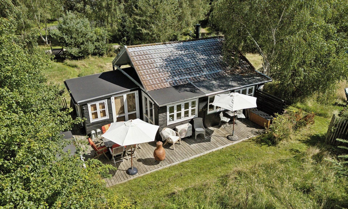 Kalundborg House | Wooden house with wild garden by Sejerø Bay