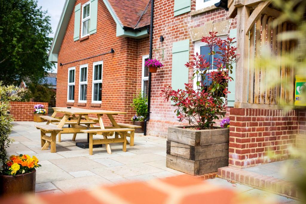 Redlynch Hotel | Woodfalls Inn