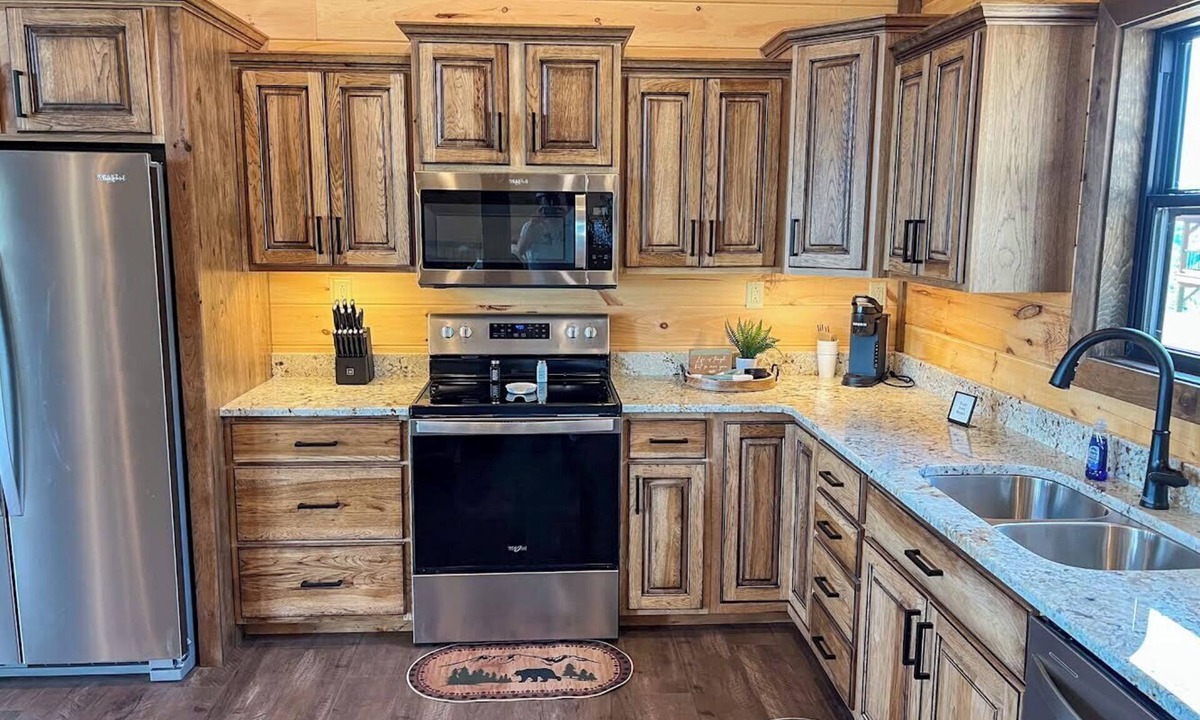 Van Buren Cabin | Woodhaven Hideaway! Beautiful cabin located in Van Buren, view of Current River.