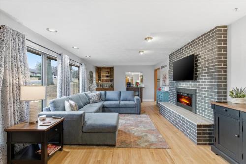 Independence House | Woodland Reserve - Peaceful Ranch Near Stadiums