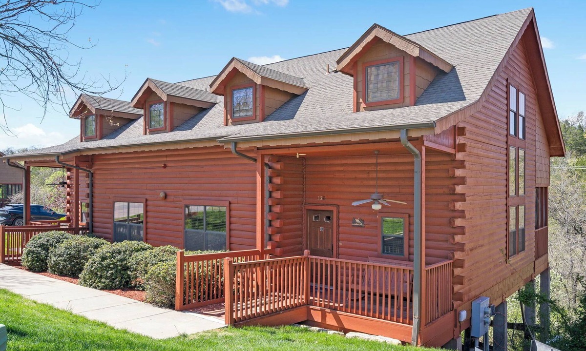 Branson Theater District Cabin | Woodland Retreat for 6 | Cozy Fireplace + Pool Access