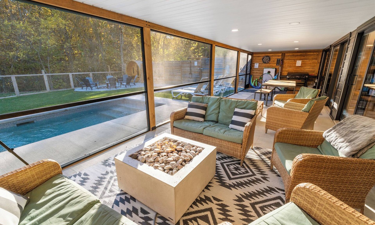 North Ridge House | Woodland Retreat with Pool, Sauna & Event Space