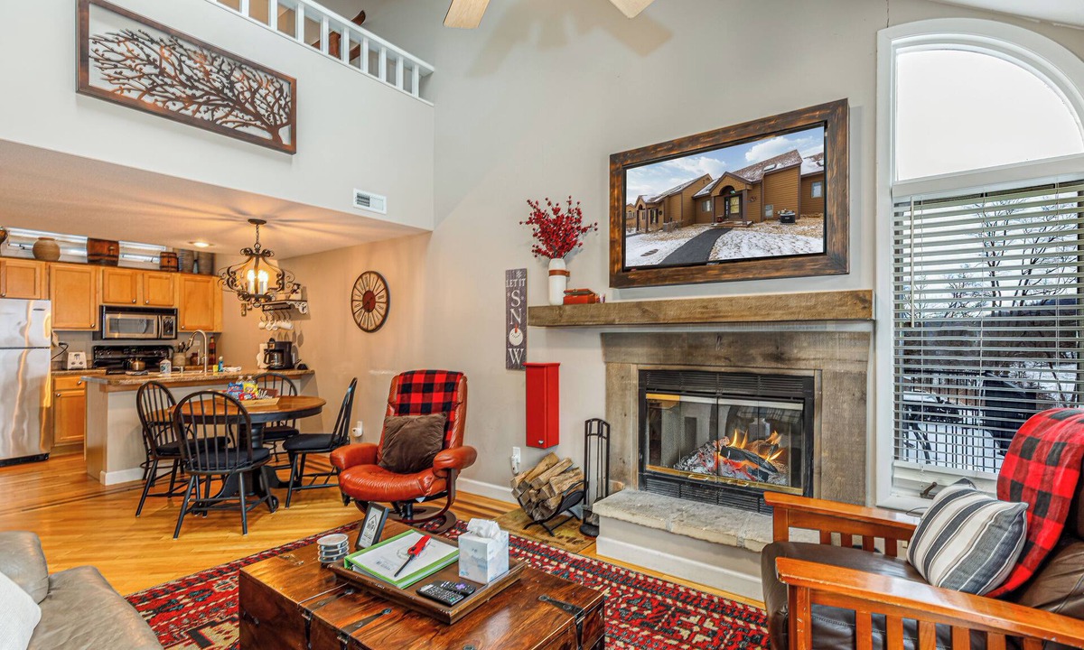 The Galena Territory Villa | Woodland Vista Retreat on Creekwood - Patio, Grill, Fireplace & Dog Friendly