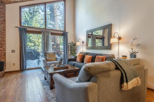 Mammoth Lakes Villa | Woodlands 44