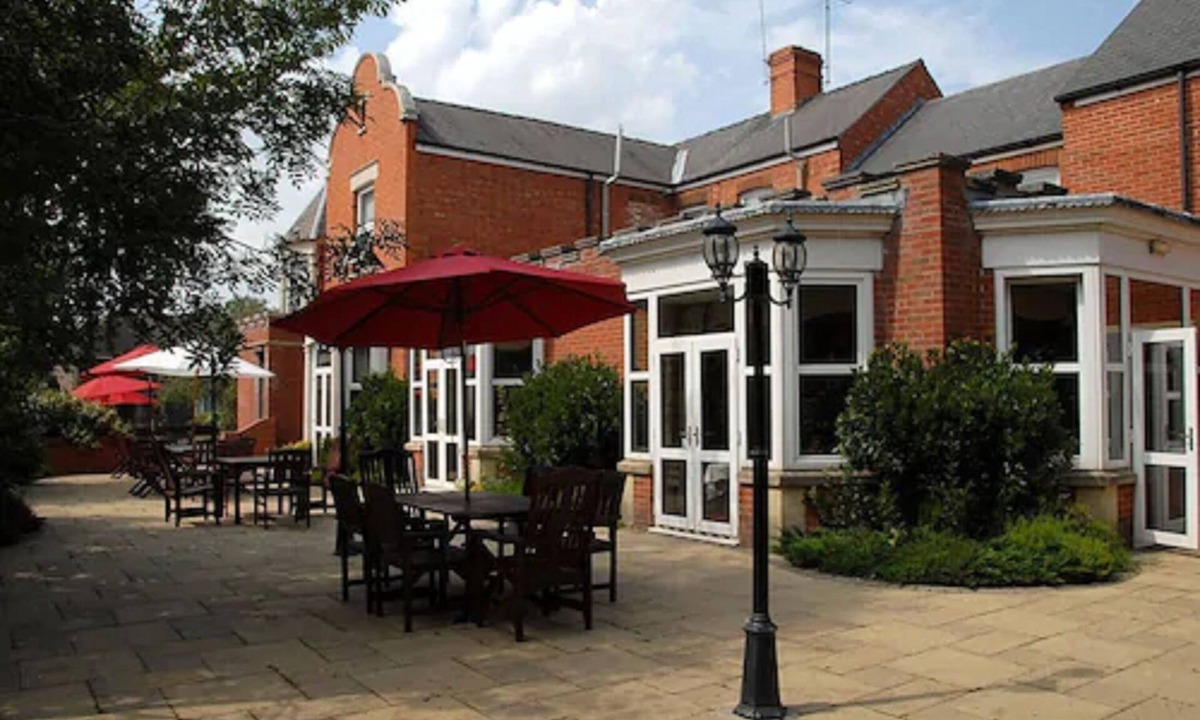 Pinchbeck Hotel | Woodlands Hotel