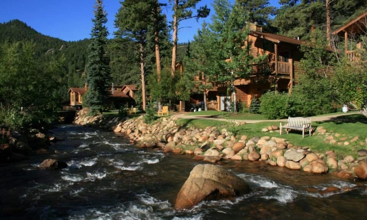 Estes Park Condo | Woodlands on Fall River