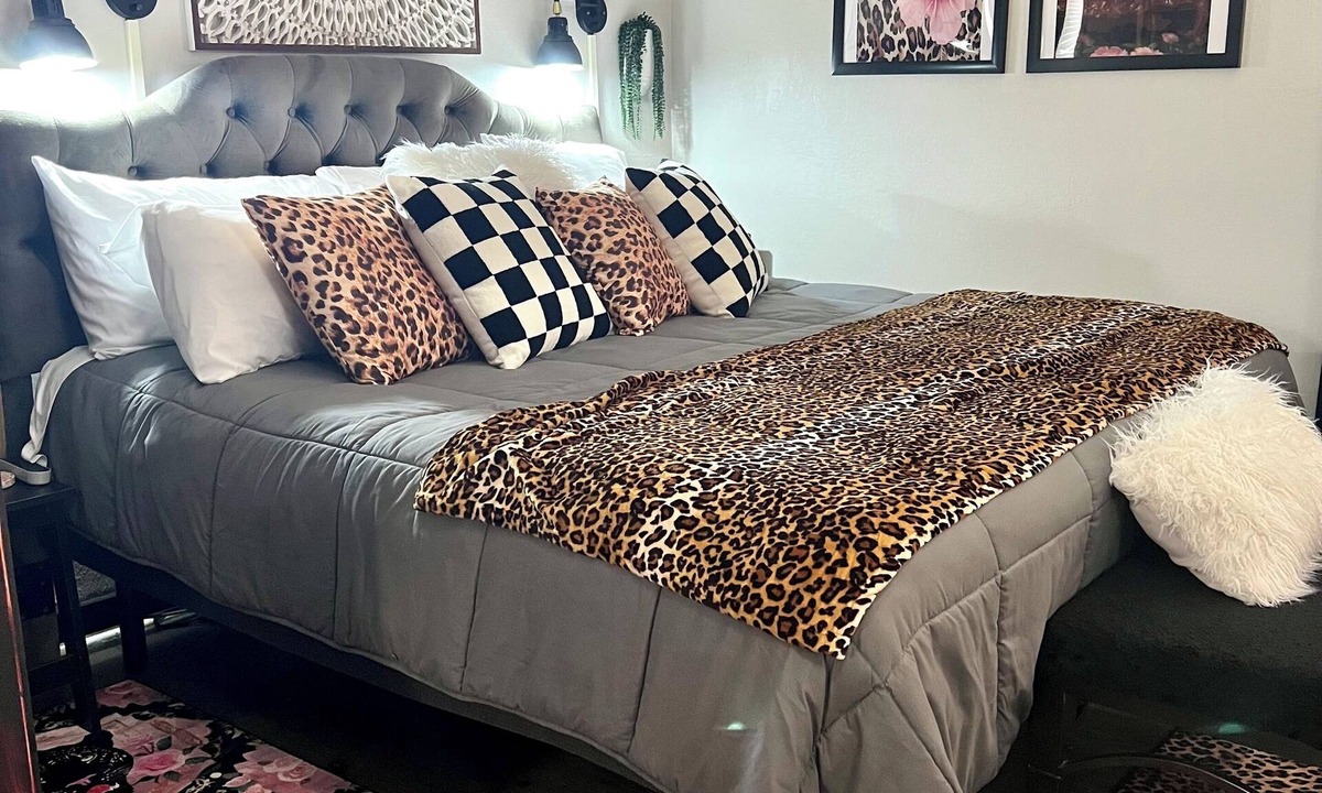 College Park Apartment | Woodlands Studio Stay The Sweet Escape