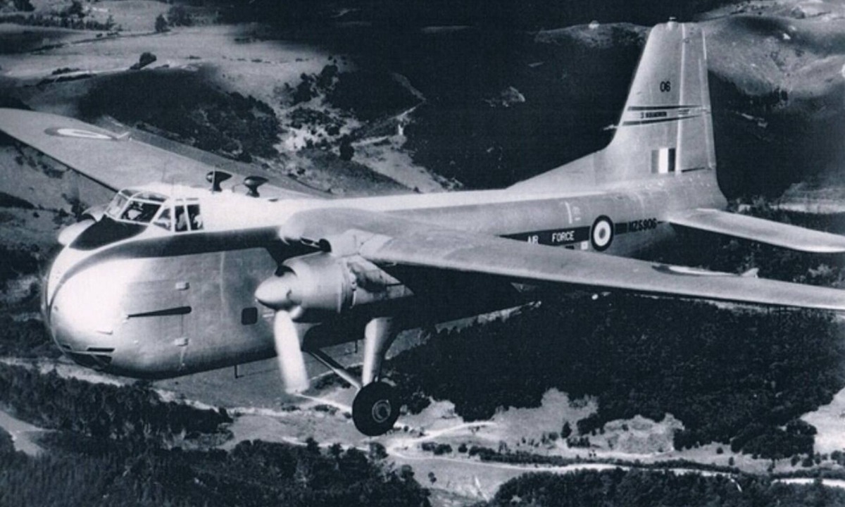 Waitomo Caves House | Woodlyn Park Plane cockpit Unit