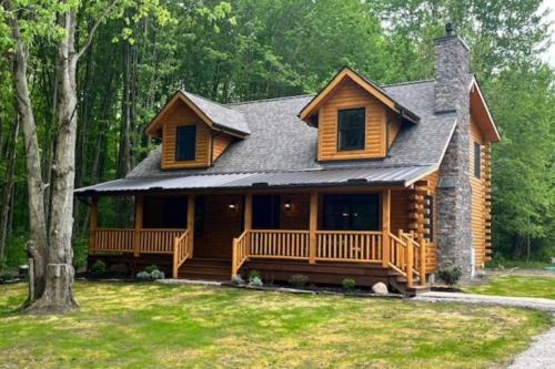 Austinburg House | Woodside Retreat