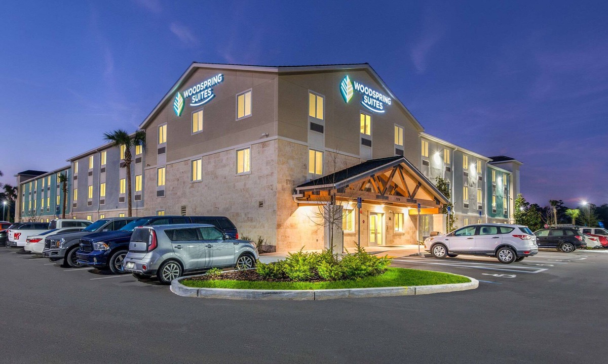 Braden River Hotel | WoodSpring Suites Bradenton