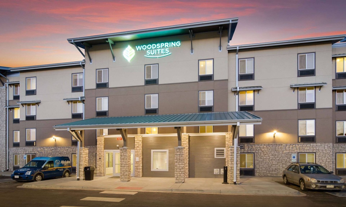 Broomfield Hotel | WoodSpring Suites Broomfield-Westminster