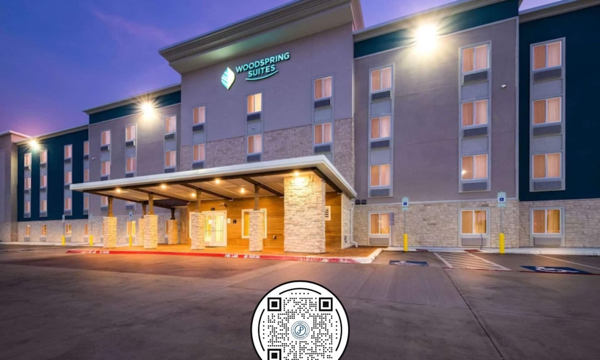 Plano Hotel | WoodSpring Suites Dallas Plano Central Legacy Drive