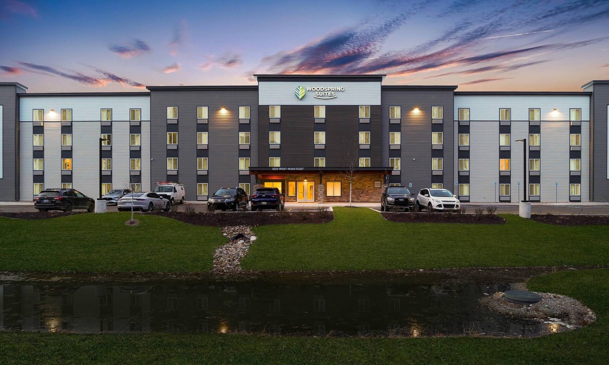 East Lansing Hotel | Woodspring Suites East Lansing - University Area
