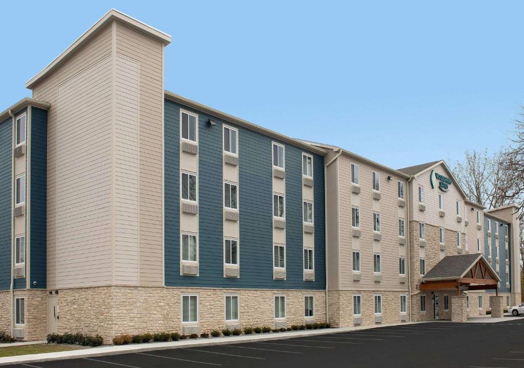 Gurnee Hotel | WoodSpring Suites Gurnee - Chicago