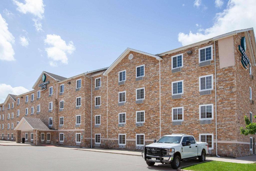 Barker Hotel | WoodSpring Suites Houston I-10 West
