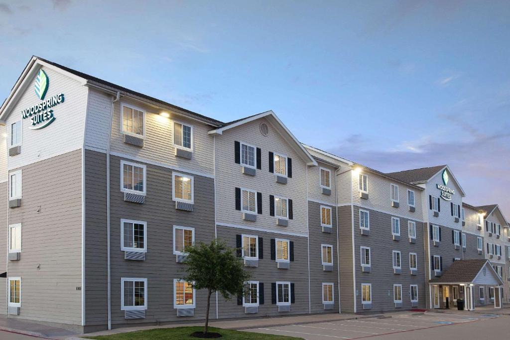 Chinatown Hotel | WoodSpring Suites Houston Westchase