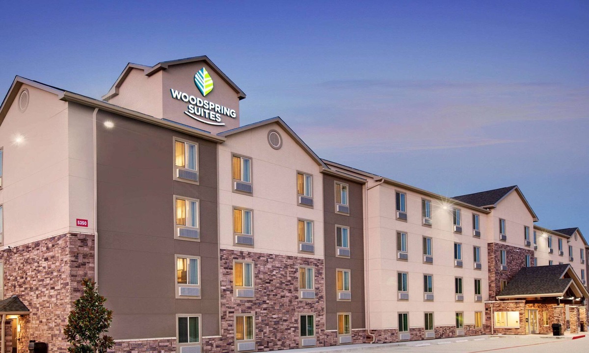 Spring Branch Hotel | WoodSpring Suites Houston Northwest