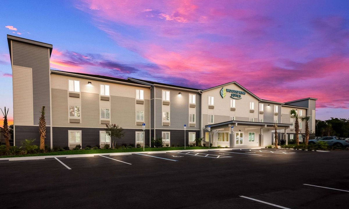 Inverness Hotel | WoodSpring Suites Inverness