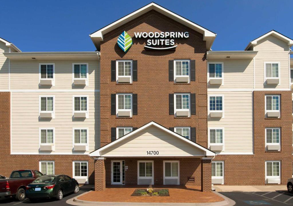 Overland Park Hotel | WoodSpring Suites Kansas City Lenexa